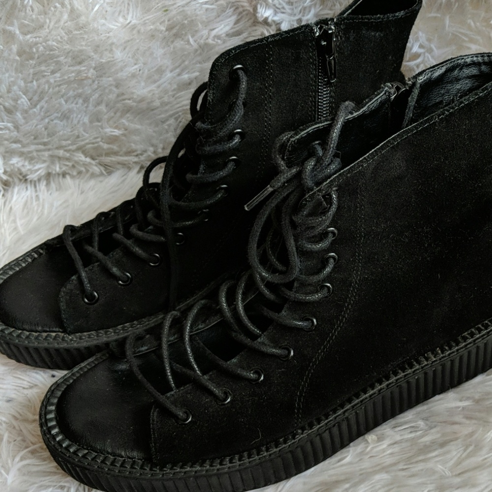 Tuk Shoes/Open toe lace up, sz 9